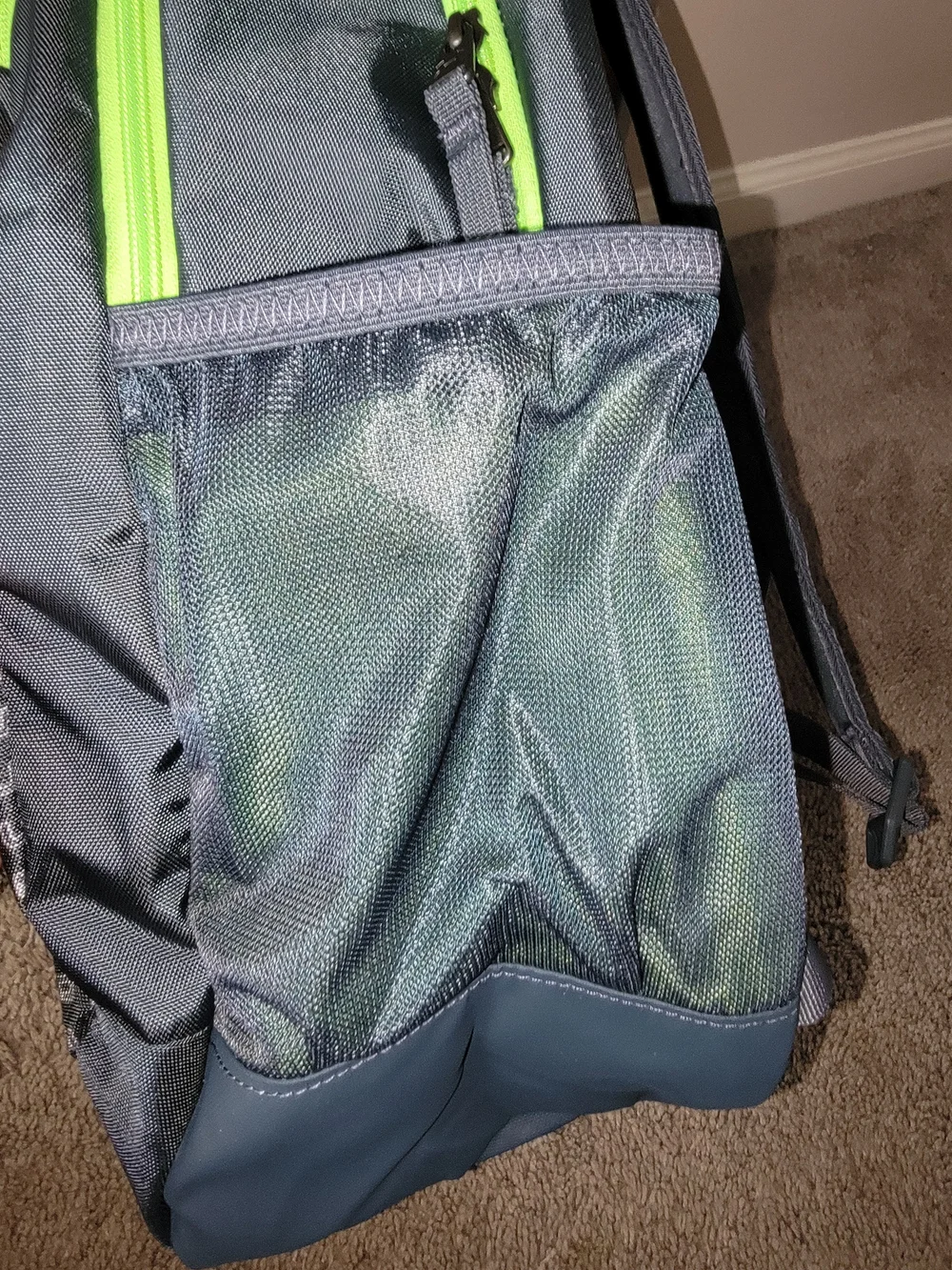 Under Armour Men's Gray & Green Backpack